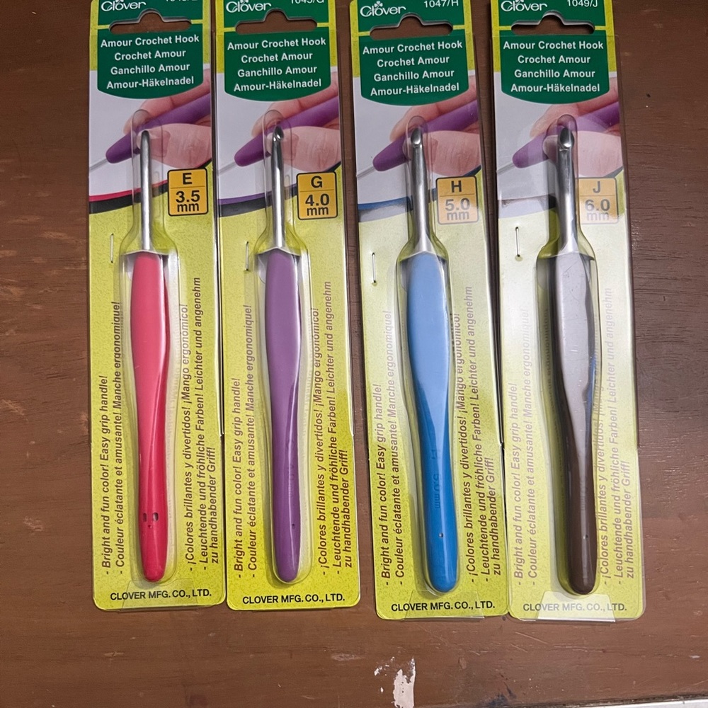 Clover Amour Crotchet Hooks